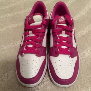 Nike Dunk  - Boys- size 7 -Fuschia